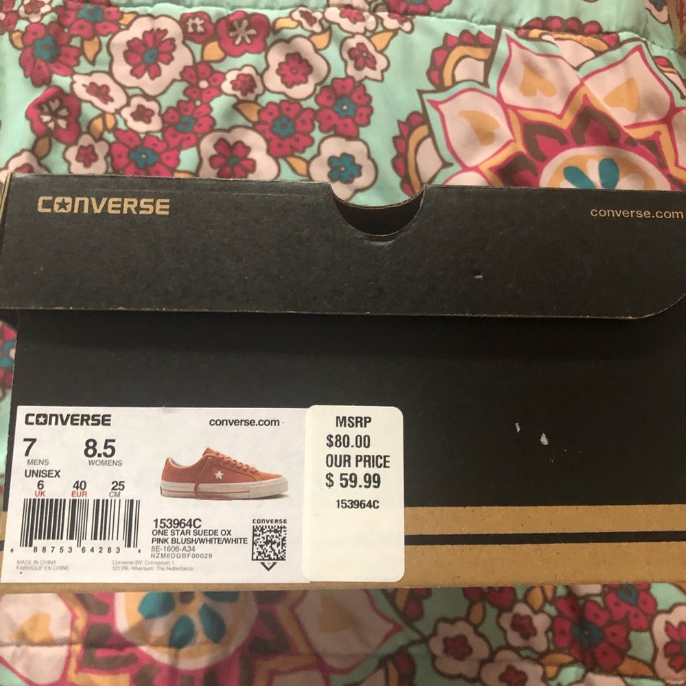 BNIB Converse Size 7 in Mens
